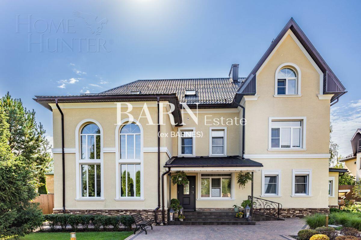 3-этажный коттедж 550 м² с отделкой