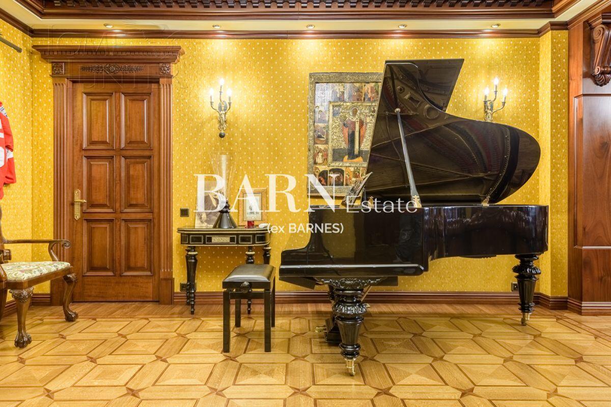 4-КОМН. ПЕНТХАУС С ОТДЕЛКОЙ 258 М² НА 11 ЭТАЖЕ