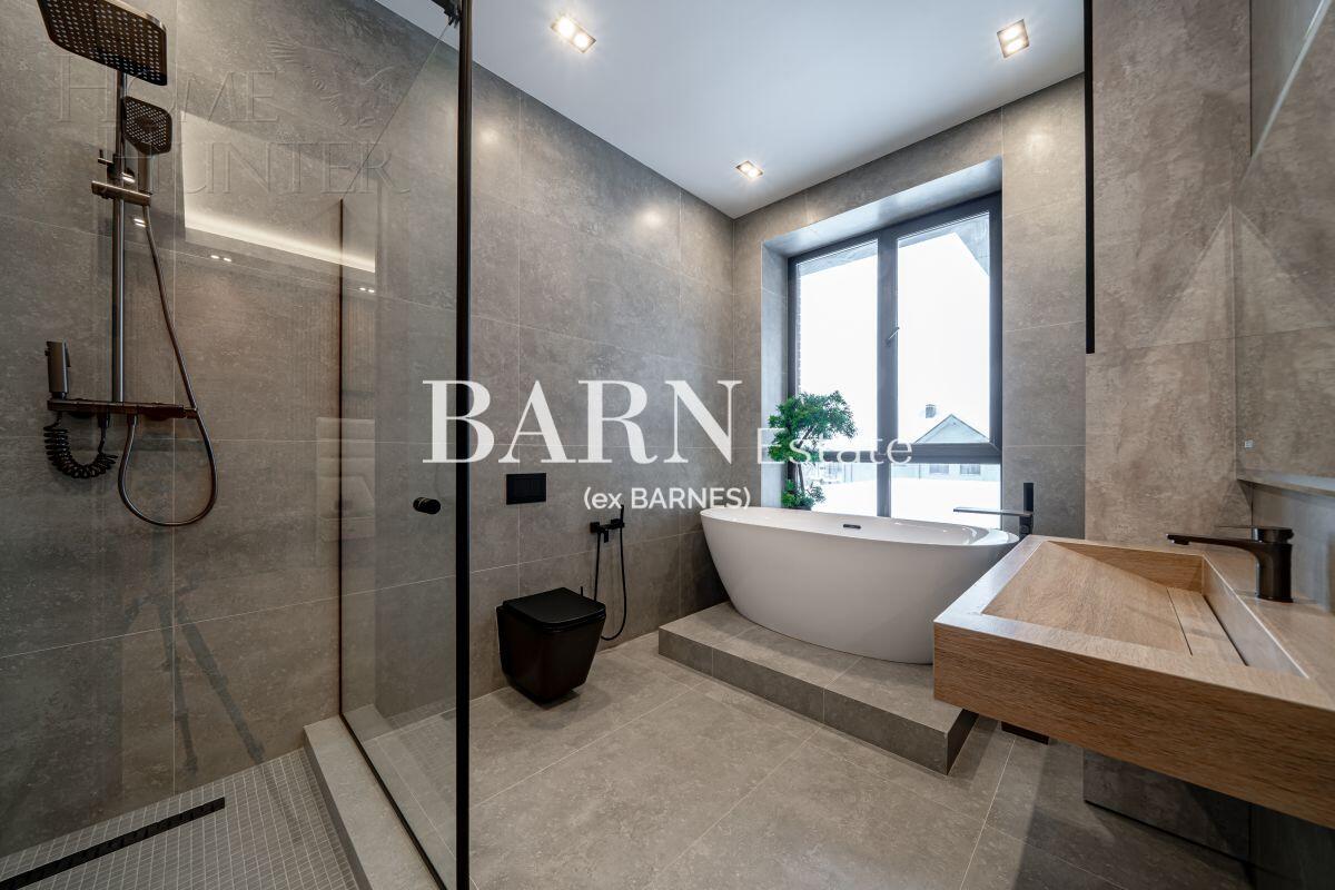 2-этажный коттедж 340 м² с отделкой