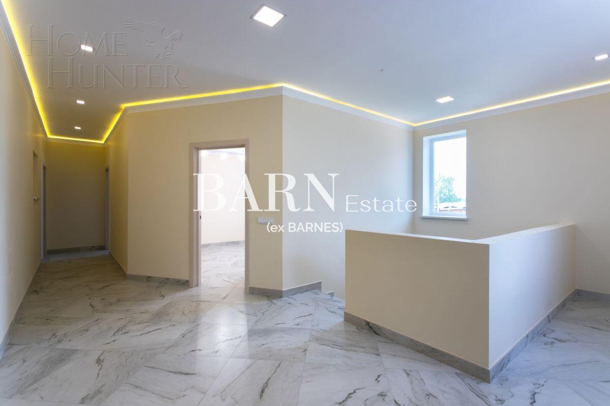2-этажный коттедж 450 м² с отделкой