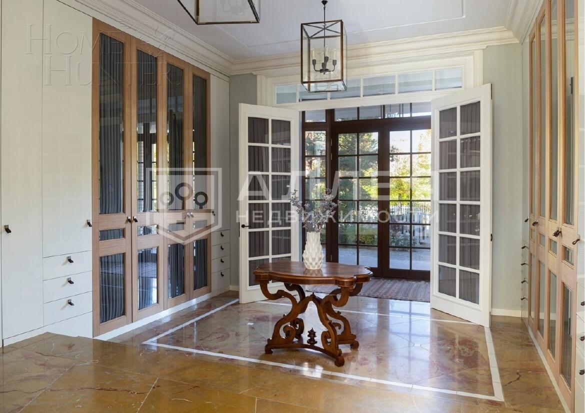 3-этажный коттедж 640 м² с отделкой
