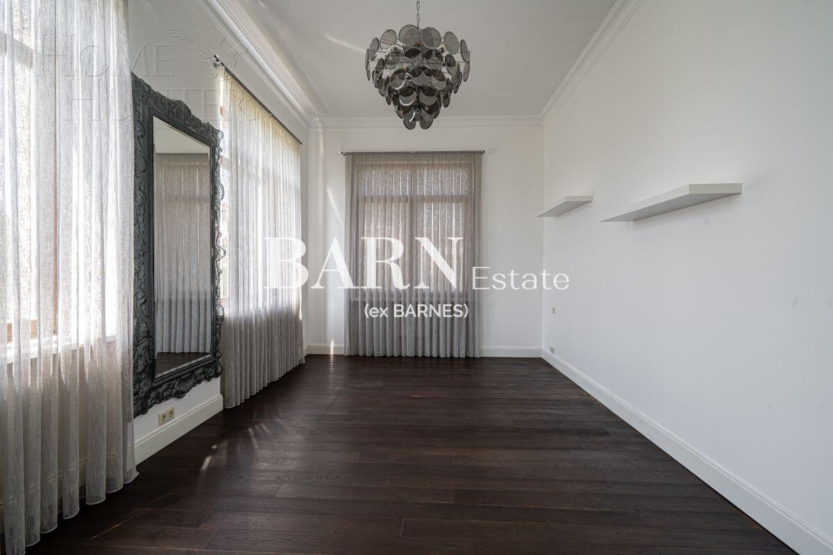 3-этажный коттедж 371 м² с отделкой