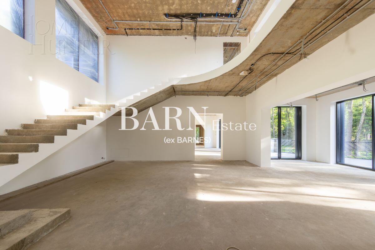 2-этажный коттедж 1 700 м² без отделки