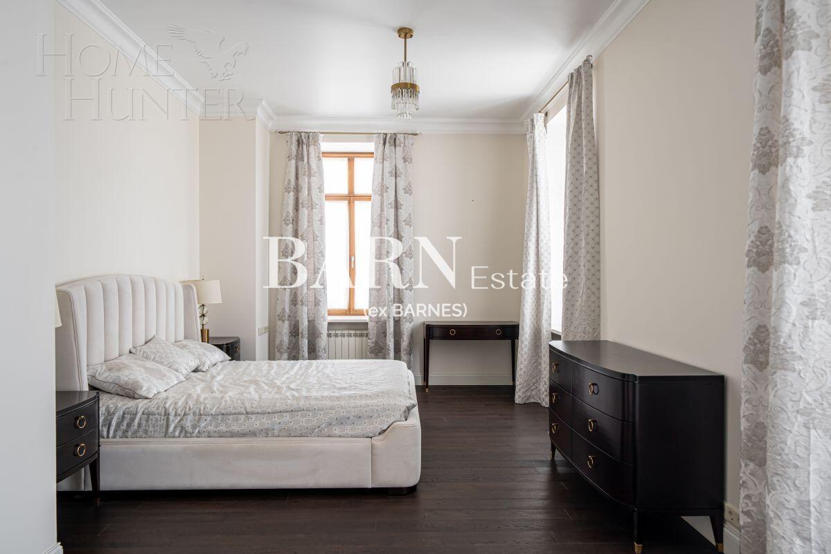3-этажный коттедж 371 м² с отделкой