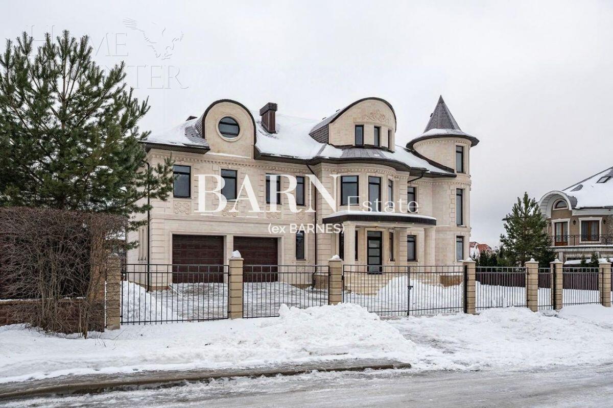 2-этажный коттедж 860 м² без отделки