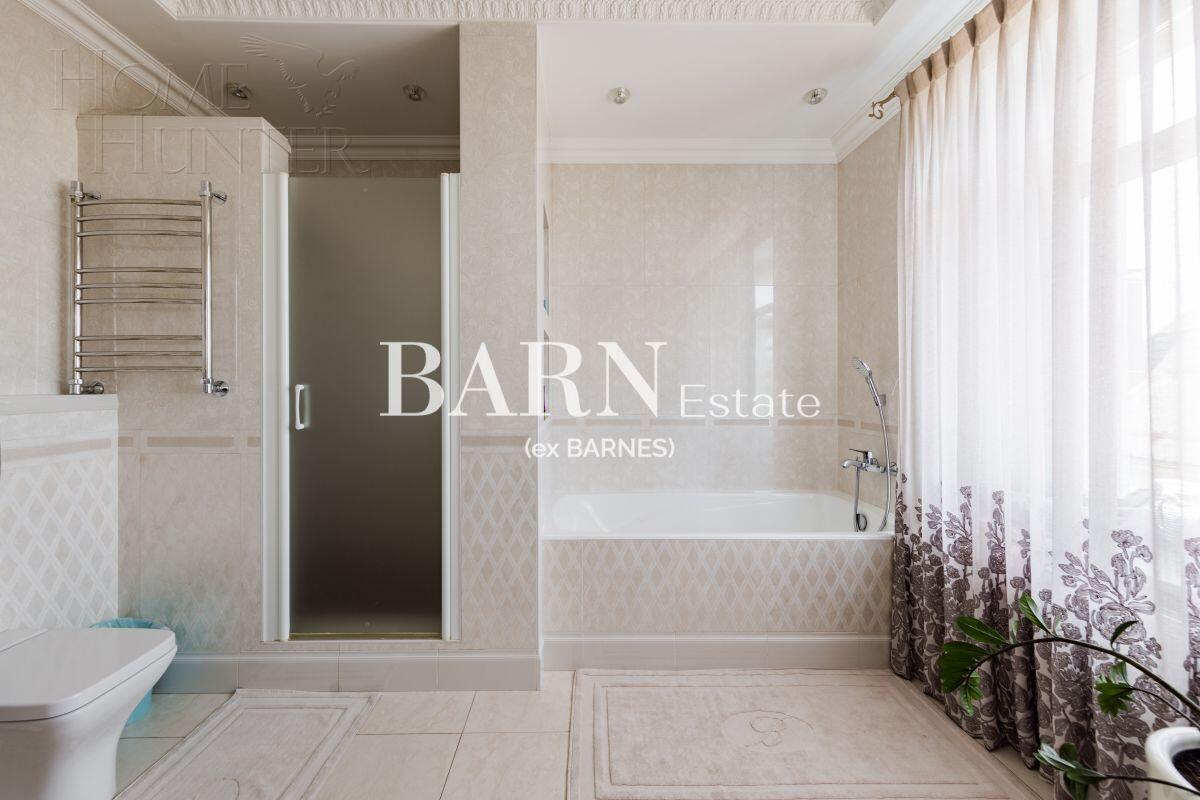 3-этажный коттедж 550 м² с отделкой