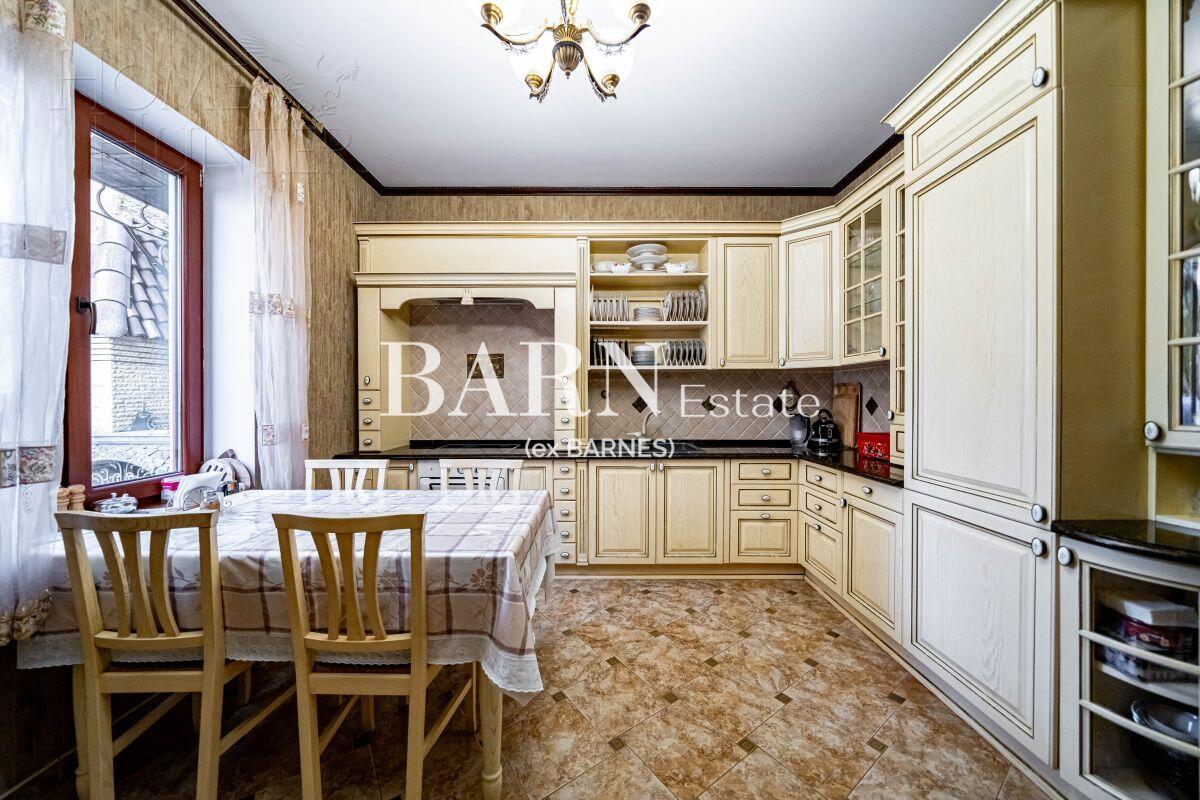 4-этажный коттедж 1 200 м² без отделки
