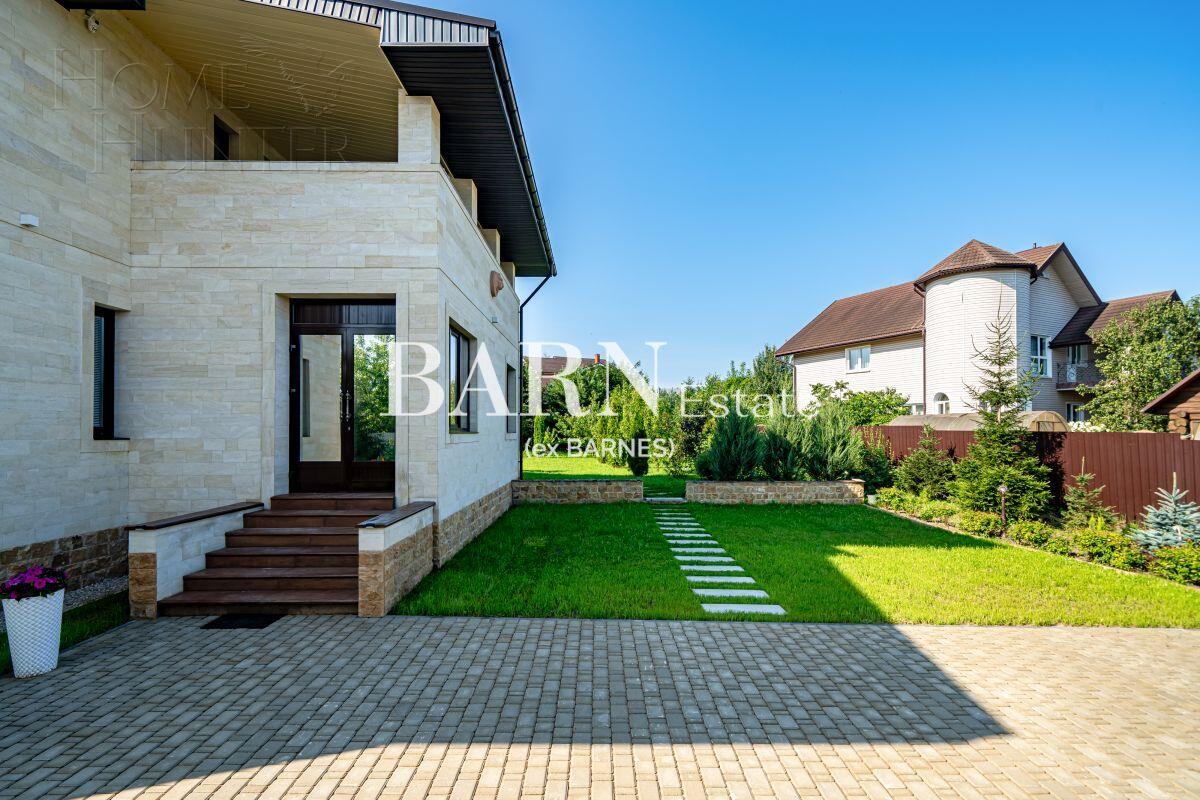 2-этажный коттедж 328 м² с отделкой