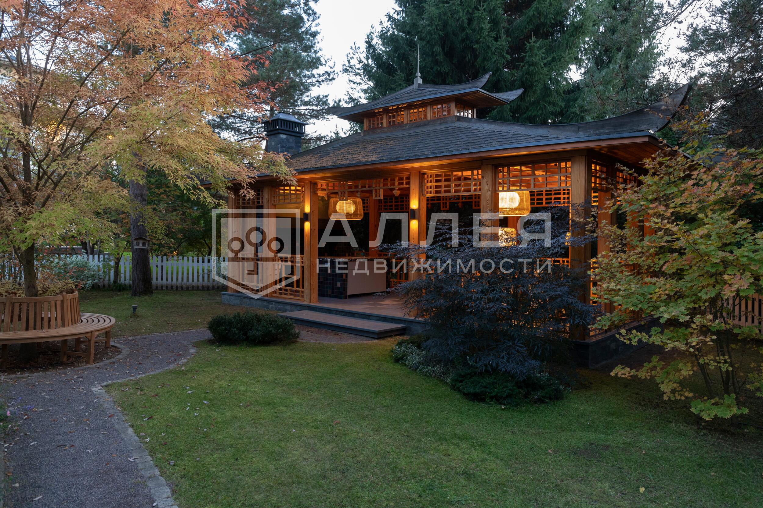 3-этажный коттедж 640 м² с отделкой