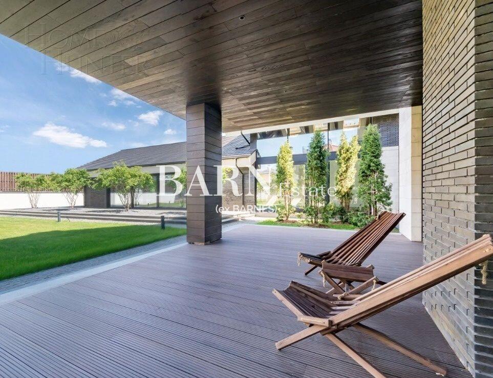 3-этажный коттедж 1 770 м² без отделки