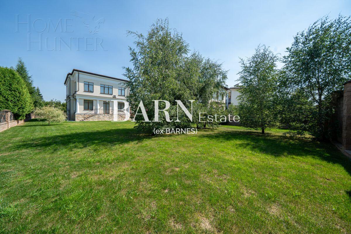3-этажный коттедж 371 м² с отделкой