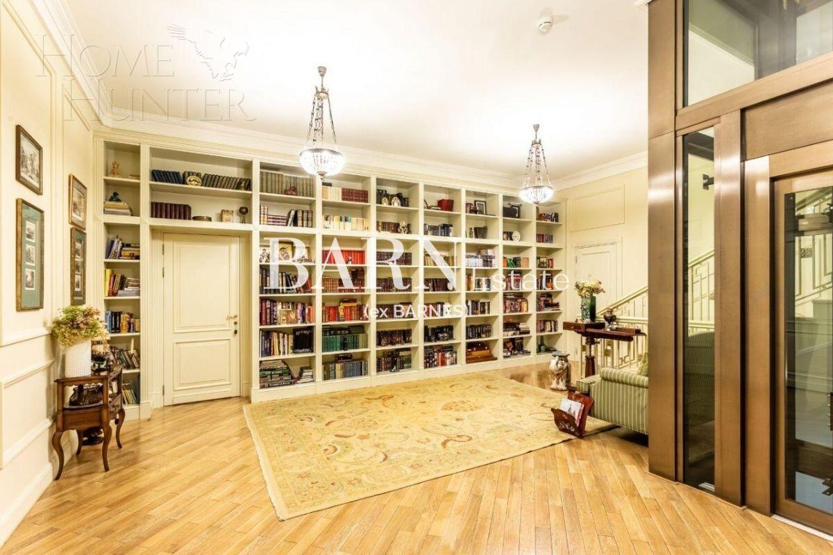 3-этажный коттедж 750 м² с отделкой