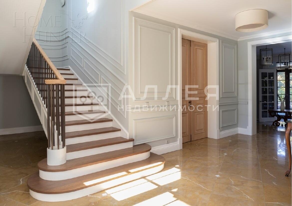 3-этажный коттедж 640 м² с отделкой