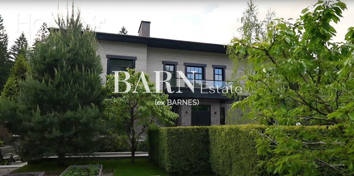 3-этажный коттедж 1 150 м² с отделкой