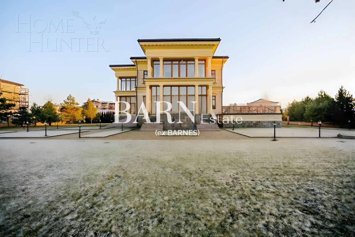 2-этажный коттедж 800 м² с отделкой