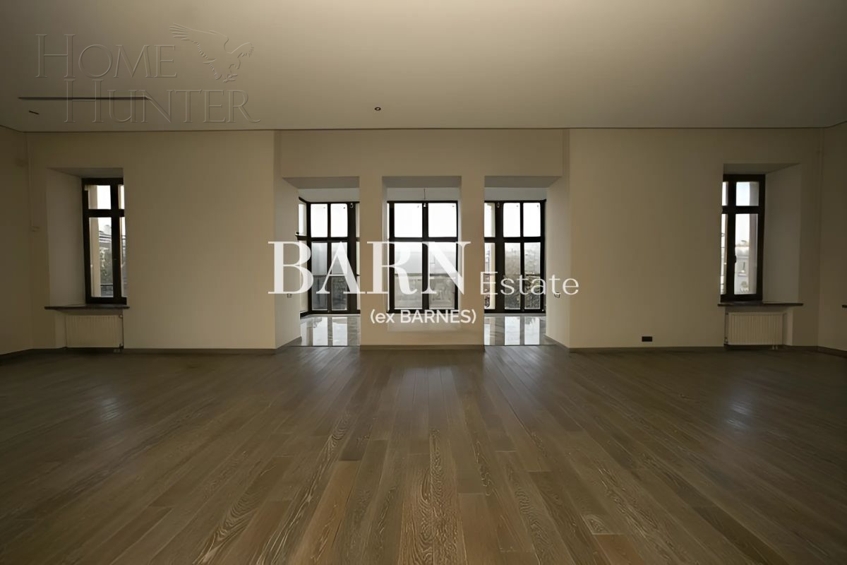 2-этажный коттедж 800 м² с отделкой