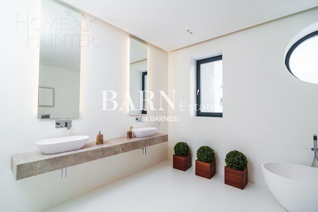 3-этажный коттедж 620 м² с отделкой