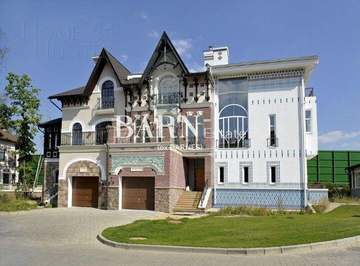 3-этажный таунхаус 232 м² без отделки