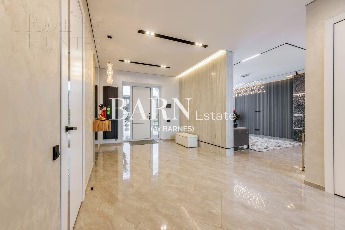 2-этажный коттедж 600 м² с отделкой