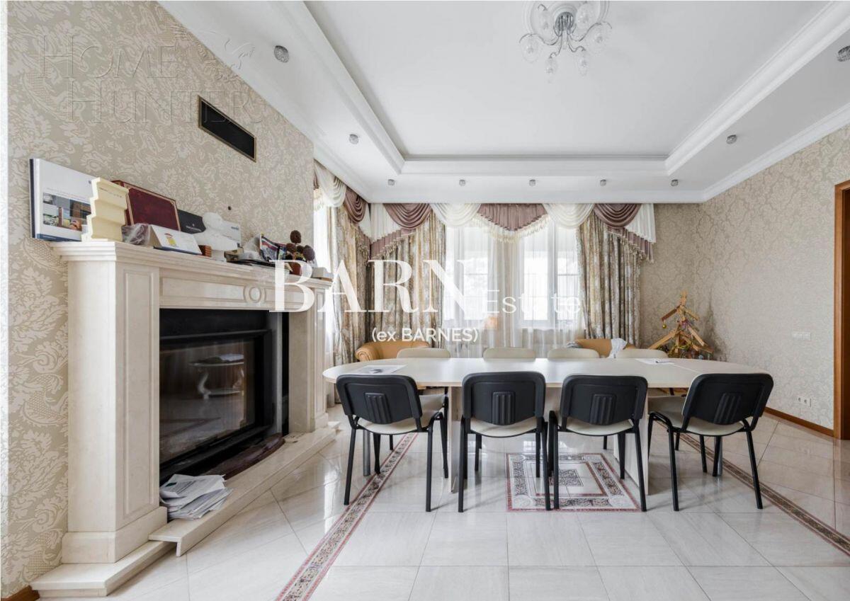 2-этажный коттедж 1 000 м² с отделкой
