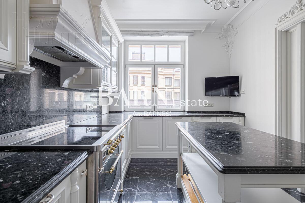 4-КОМН. КВАРТИРА С ОТДЕЛКОЙ 320 М² НА 2 ЭТАЖЕ