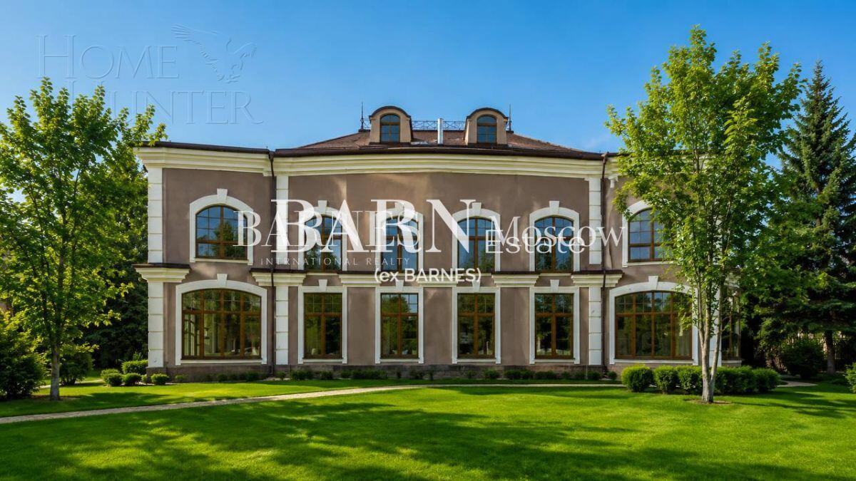 2-этажный коттедж 1 000 м² с отделкой