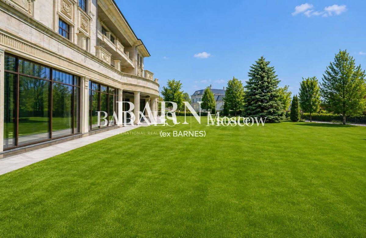2-этажный коттедж 3 600 м² без отделки