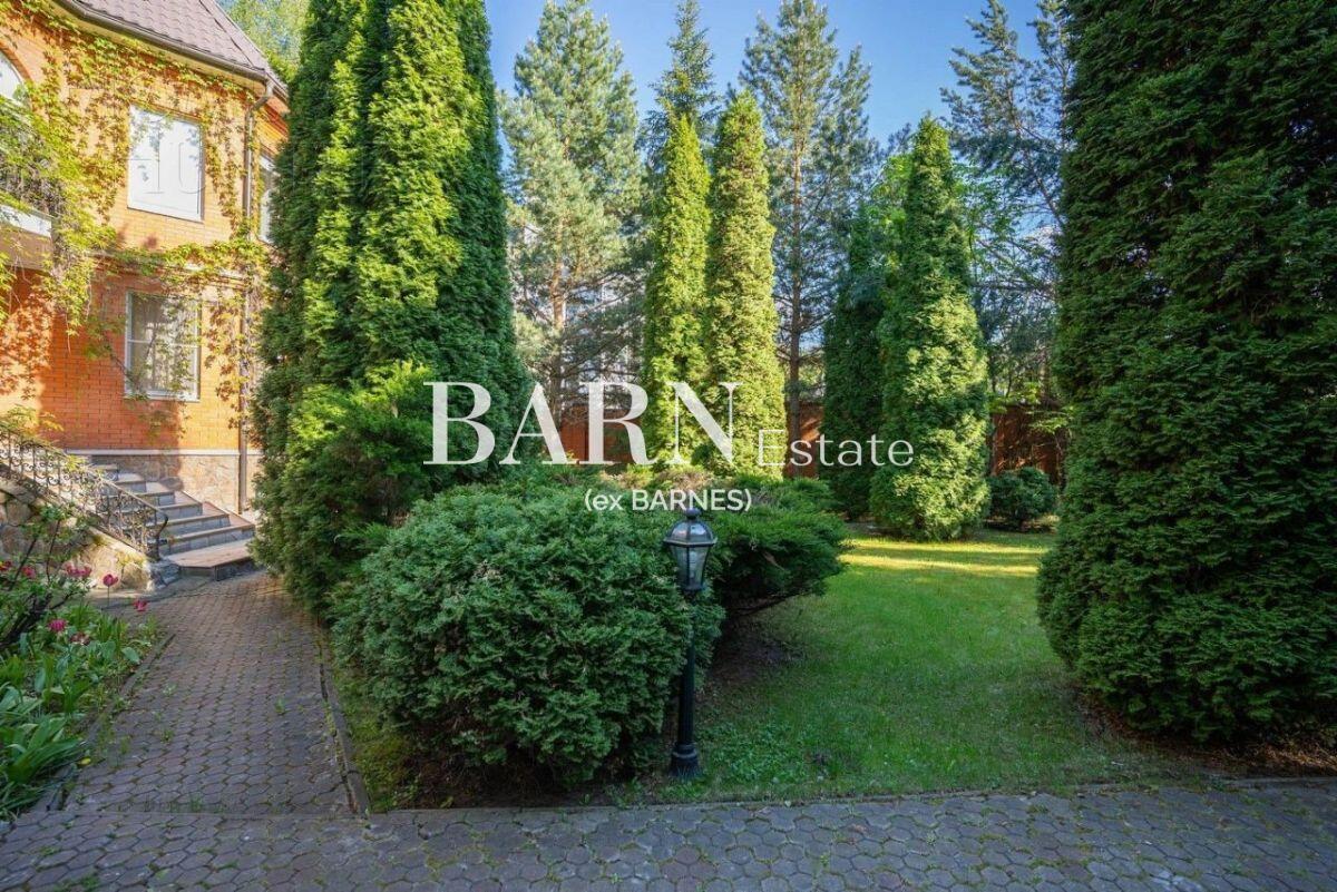 2-этажный коттедж 350 м² с отделкой