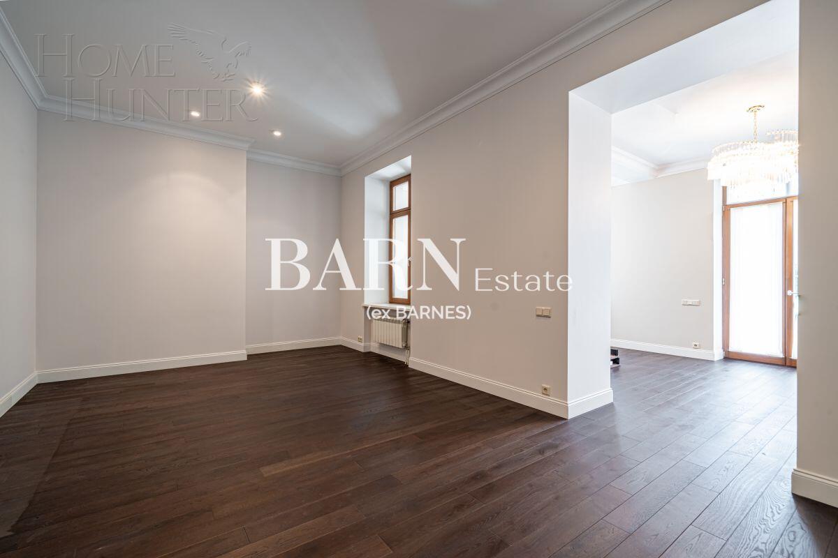 3-этажный коттедж 371 м² с отделкой