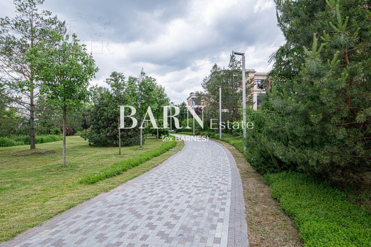 4-УРОВНЕВЫЙ ОСОБНЯК БЕЗ ОТДЕЛКИ 840 М² НА 1 ЭТАЖЕ
