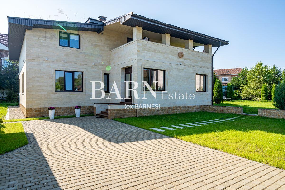 2-этажный коттедж 328 м² с отделкой