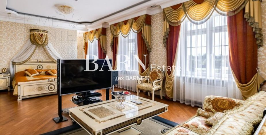 3-этажный коттедж 1 650 м² с отделкой