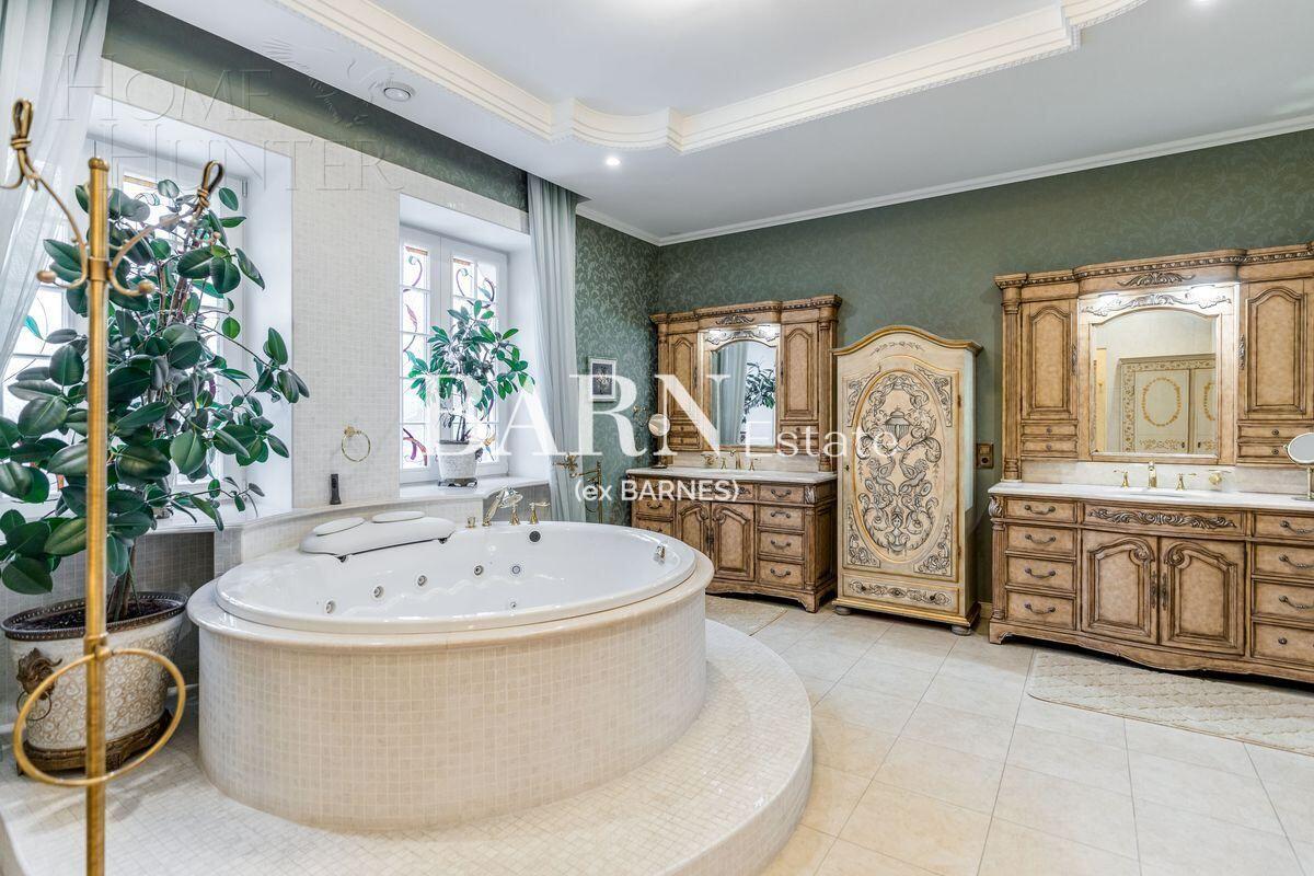 2-этажный коттедж 1 624 м² с отделкой
