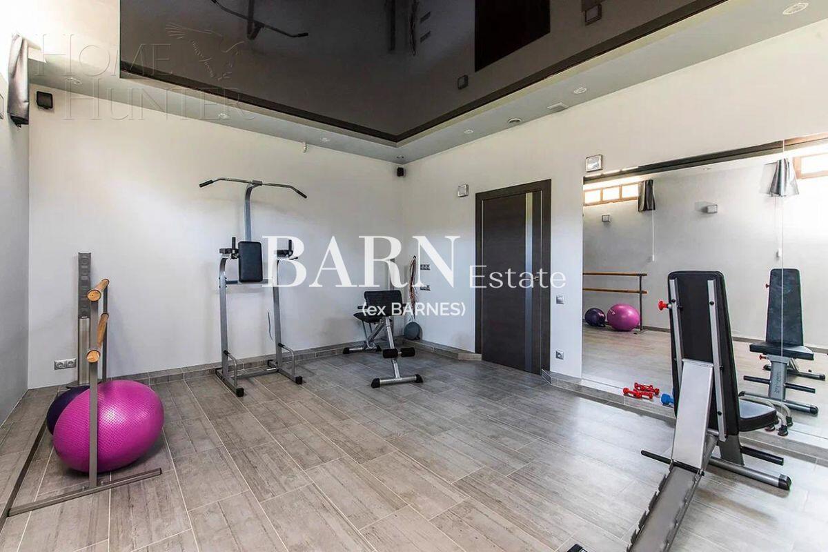 3-этажный коттедж 680 м² с отделкой