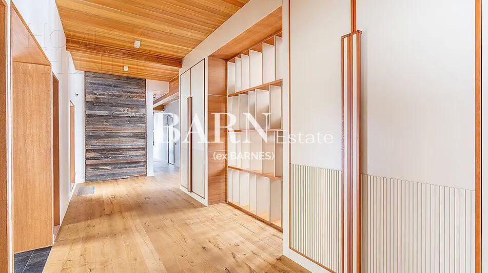 3-этажный коттедж 600 м² с отделкой