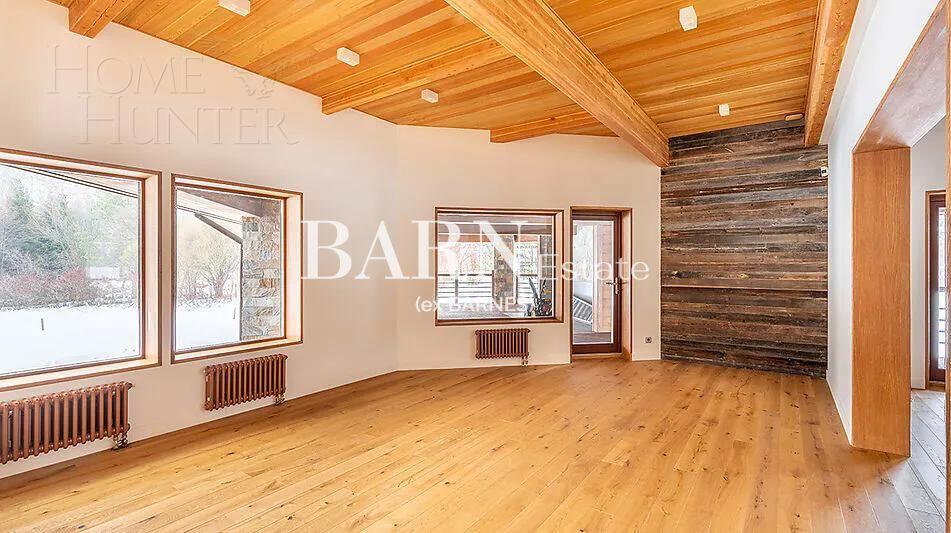 3-этажный коттедж 600 м² с отделкой
