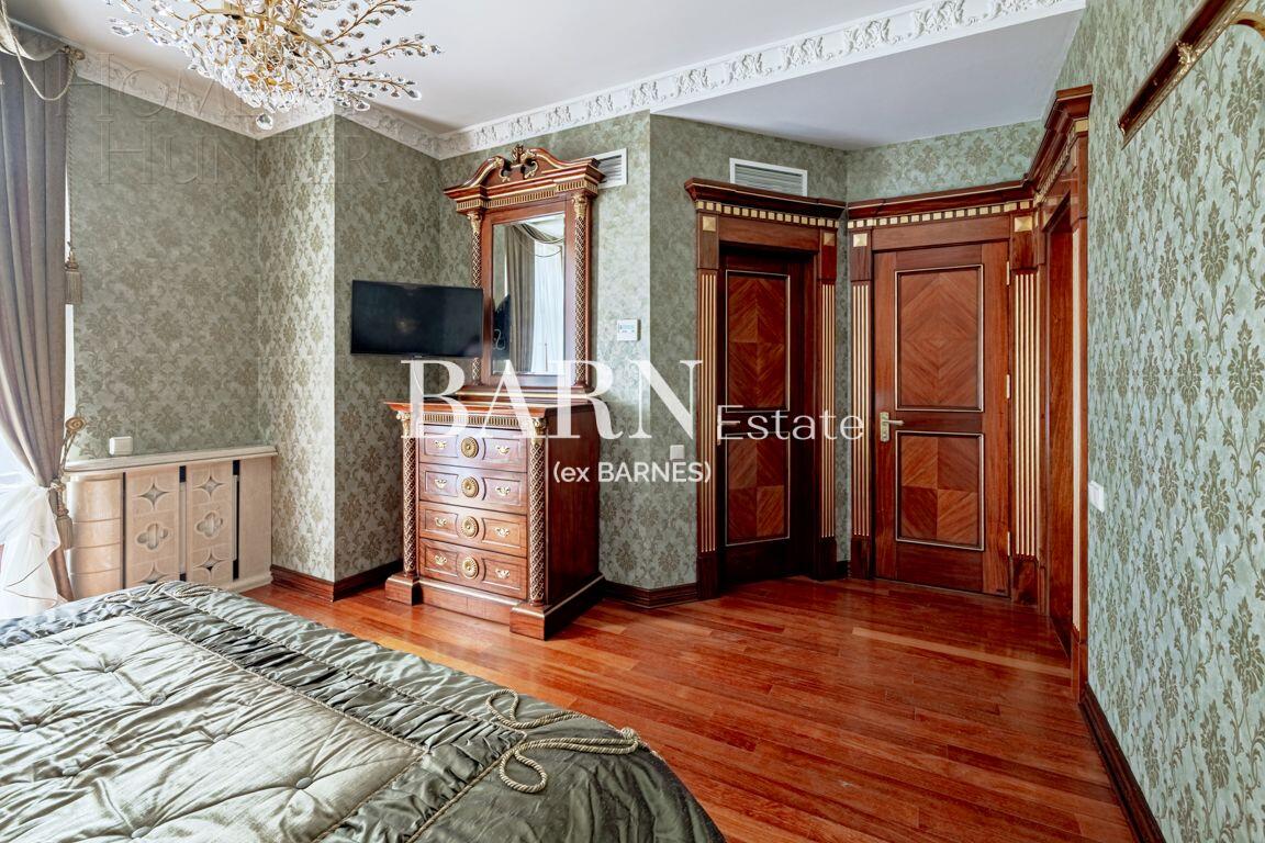 2-этажный коттедж 900 м² с отделкой