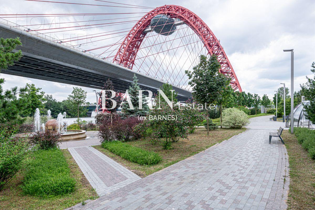 4-УРОВНЕВЫЙ ОСОБНЯК БЕЗ ОТДЕЛКИ 840 М² НА 1 ЭТАЖЕ