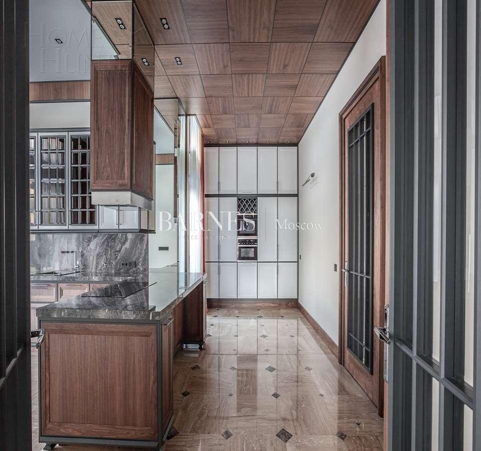 2-этажный коттедж 989.7 м² с отделкой