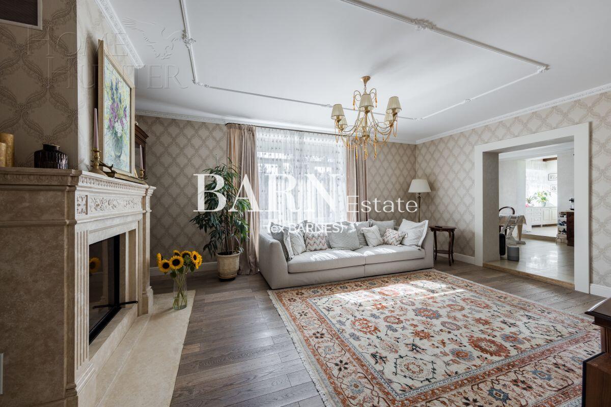 3-этажный коттедж 550 м² с отделкой