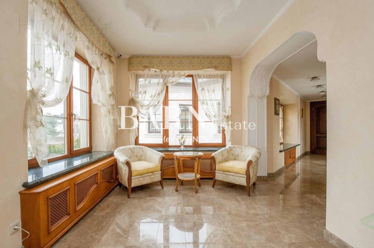 2-этажный коттедж 1 400 м² с отделкой