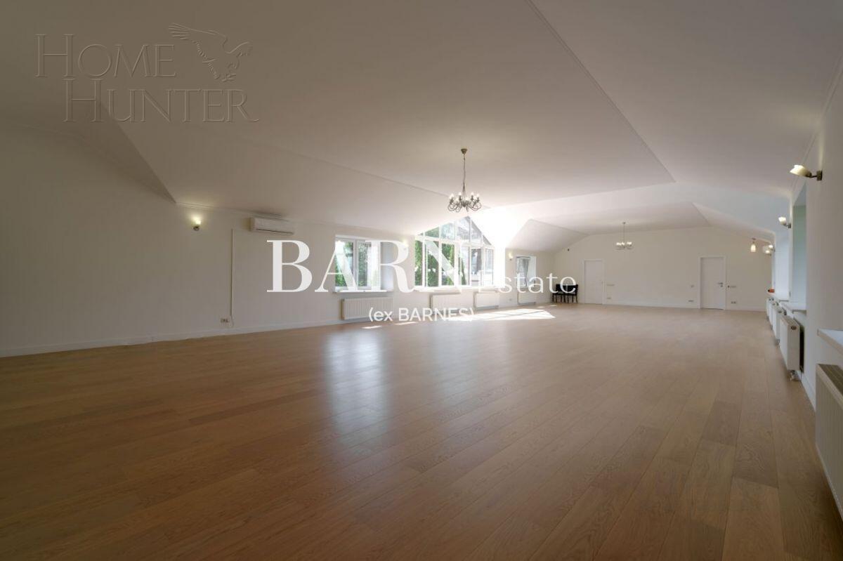 2-этажный коттедж 1 378 м² с отделкой