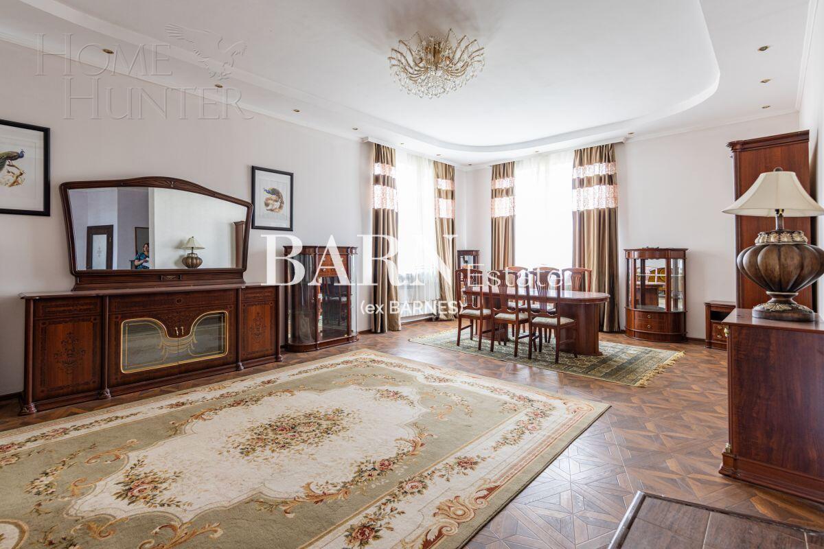 2-этажный коттедж 320 м² с отделкой