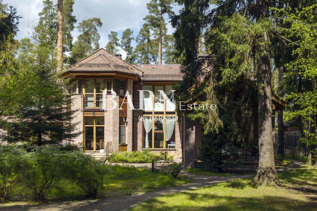 2-этажный коттедж 600 м² с отделкой