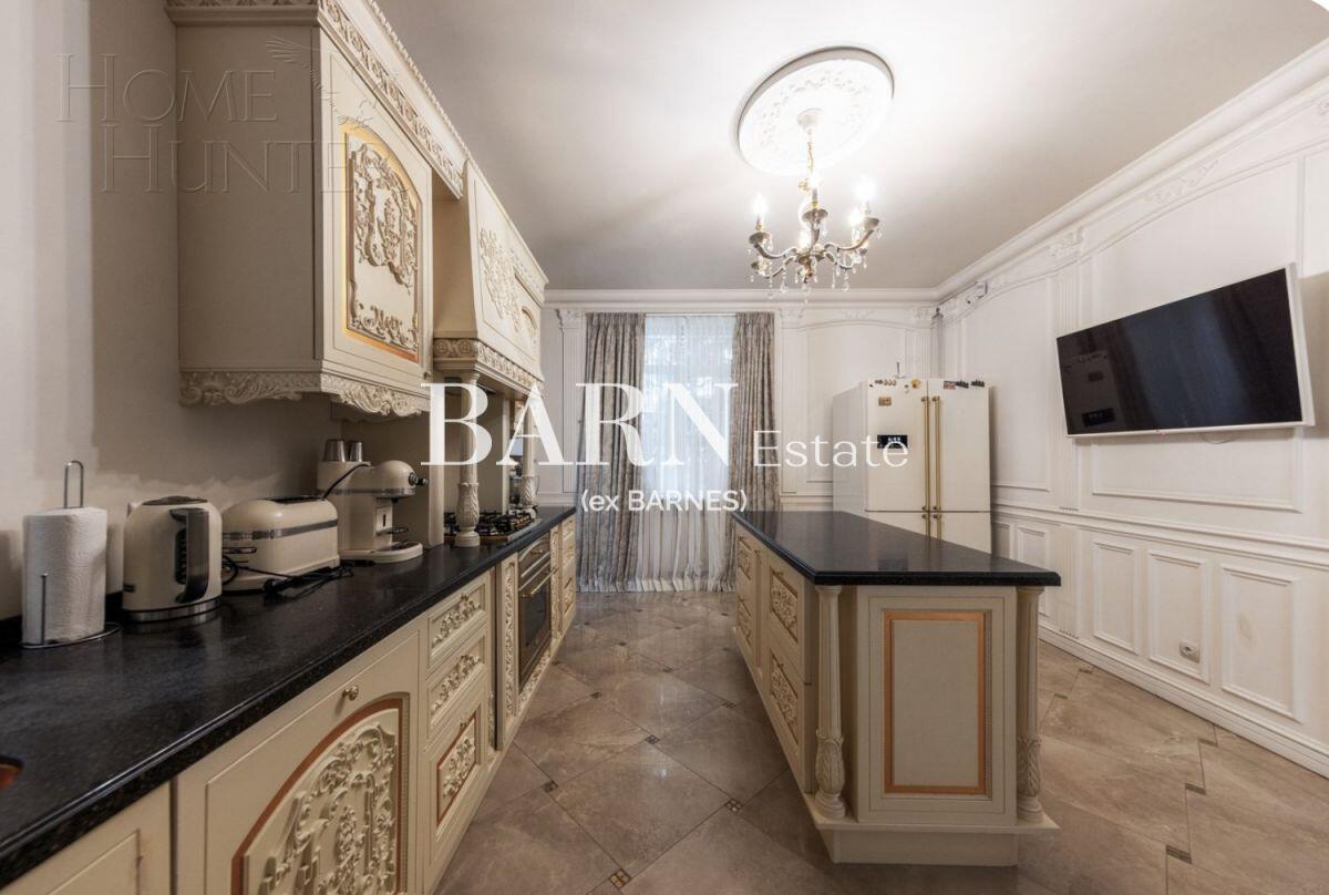 4-этажный коттедж 750 м² с отделкой