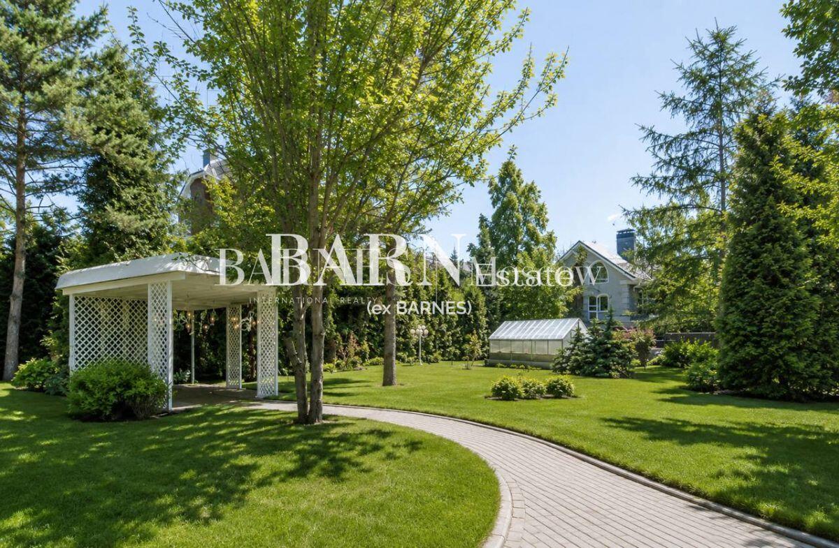 3-этажный коттедж 443 м² с отделкой