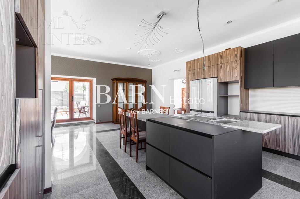 3-этажный коттедж 750 м² с отделкой