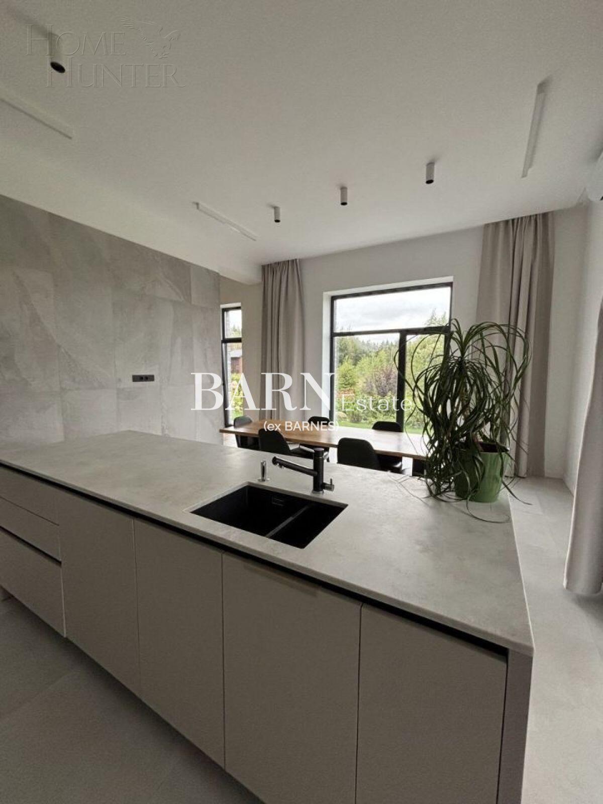 2-этажный коттедж 350 м² с отделкой