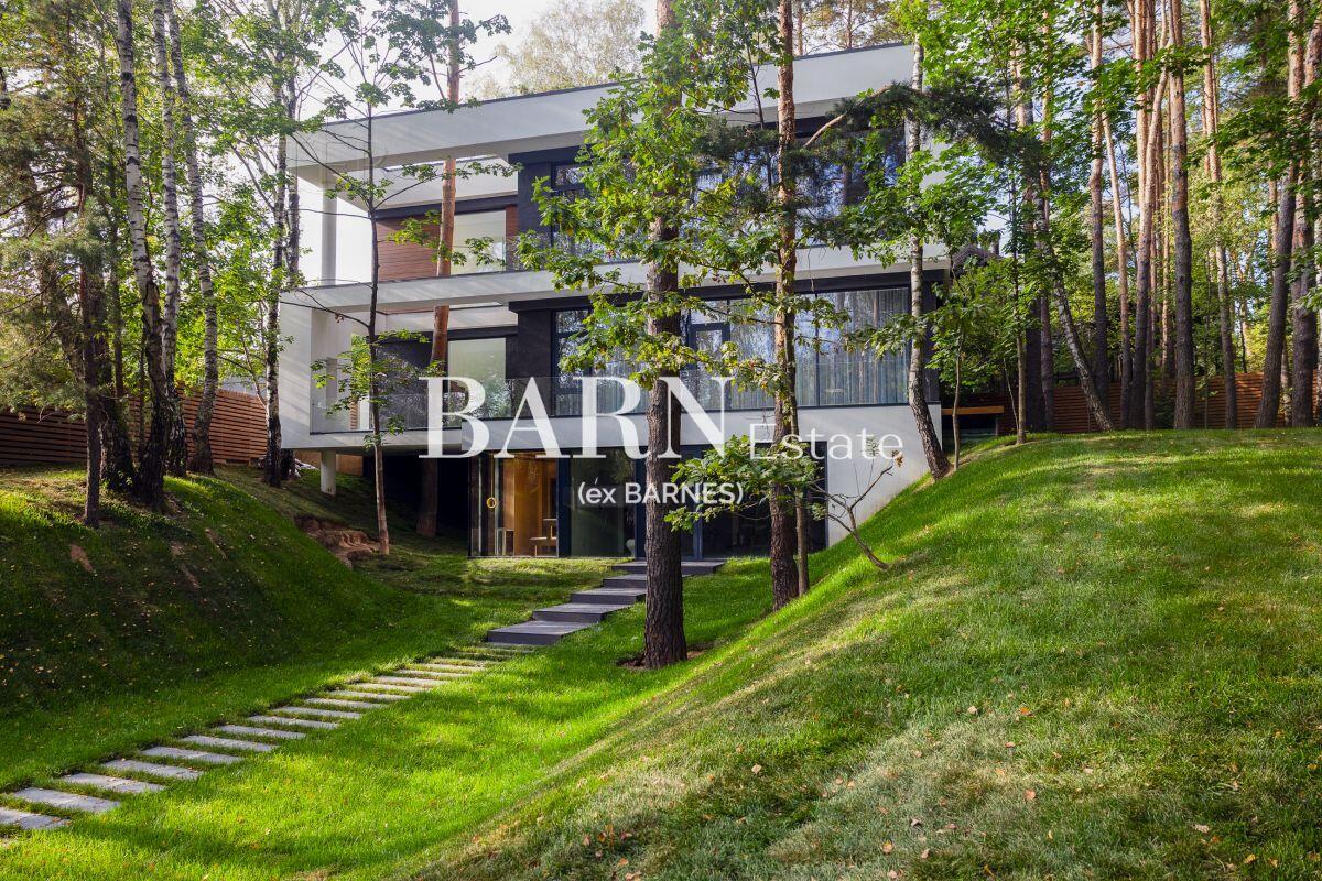 2-этажный коттедж 650 м² с отделкой