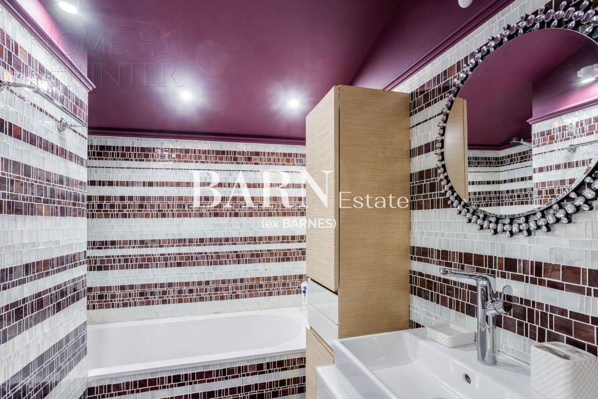3-этажный коттедж 700 м² с отделкой
